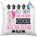 Geschäftsfrau Geschenk Kissen mit Füllung 40x40 Lustig Geschenkidee für Geschäftsfrau Geburtstag So Sieht Eine Richtig Coole Geschäftsfrau Aus Frauen Spruch (Grau) Blau Trendation