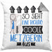 Metzgerin Geschenk Kissen mit Füllung 40x40 Geschenkidee für Metzgerin Geburtstag Weihnachten Spruch So Sieht Eine Richtig Coole Metzgerin Aus (Grau) Grau Trendation