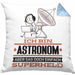 Astronom Geschenk Kissen mit Füllung 40x40 Ich Bin Astronom Aber Sag Doch Einfach Superheld Lustige Geschenkdiee für Astronom (Grau) Blau Trendation