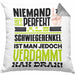 Schwiegerenkel Geschenk Kissen mit Füllung 40x40 Lustige Geschenkidee für Schwiegerenkel Geburtstag Niemand Ist Perfekt Aber Als Schwiegerenkel Ist Man Nah Dran (Grau) Grau Trendation