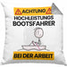 Bootsfahrer Kissen mit Füllung 40x40 Geschenk Lustiger Spruch Geschenkidee für Bootsfahrer Achtung Hochleistungs Bootsfahrer Bei Der Arbeit (Grau) Grau Trendation