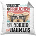 Yorkie Besitzerin Frauchen Kissen mit Füllung 40x40 Geschenk Lustiger Spruch Geschenkidee Vorsicht Vor Dem Frauchen (Grau) Grau Trendation