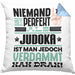 Judoka Geschenk Kissen mit Füllung 40x40 Lustige Geschenkidee für Judoka Geburtstag Niemand Ist Perfekt Aber Als Judoka Ist Man Nah Dran (Grau) Blau Trendation