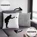 Boule Kissen mit Füllung 40x40 Geschenk Boule-Spieler Geschenkidee Spruch Grafik Werfender Boule Spieler (Grau) Grau Trendation