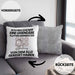 Plattenladenbesitzer Geschenk Kissen mit Füllung 40x40 Lustige Geschenkidee Geburtstag für Plattenladenbesitzer Ich Bin Dieser Legendäre Plattenladenbesitzer Von Dem Alle Geredet Haben (Grau) Grau Trendation
