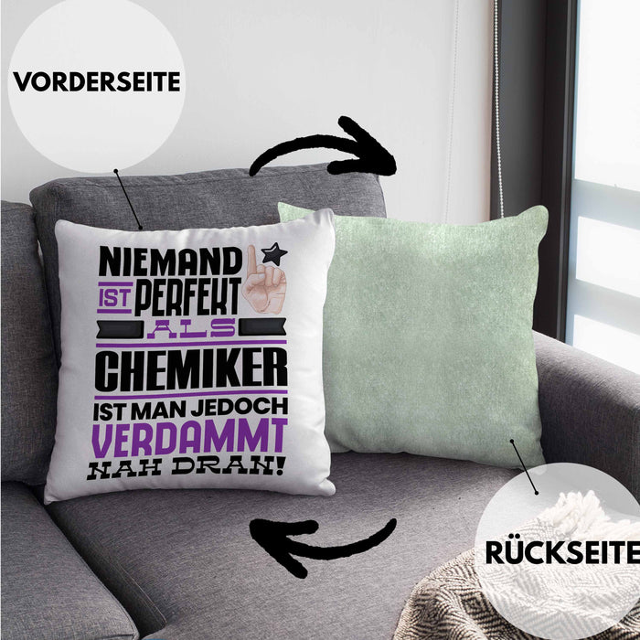 Chemiker Geschenk Kissen mit Füllung 40x40 Lustige Geschenkidee für Chemiker Geburtstag Niemand Ist Perfekt Aber Als Chemiker Ist Man Nah Dran (Grau) Grün Trendation