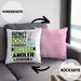 Angler Geschenk Lustiger Spruch für Angler Geschenkidee Bester Angler Der WeltKissen mit Füllung 40x40 (Grau) Rosa Trendation