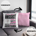 Bassist Geschenk Kaffee-Kissen mit Füllung 40x40 Geschenkidee für Bassist Ich Bin Bassist Ich Kann Es Dir Erklären Jedoch Nicht Für Dich Verstehen Spruch Lustig (Grau) Rosa Trendation