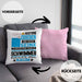 Schwimmer Geschenk Kissen mit Füllung 40x40 Lustiger Spruch Erheben Sie Sich Der Schwimmer Betritt den Raum (Grau) Rosa Trendation