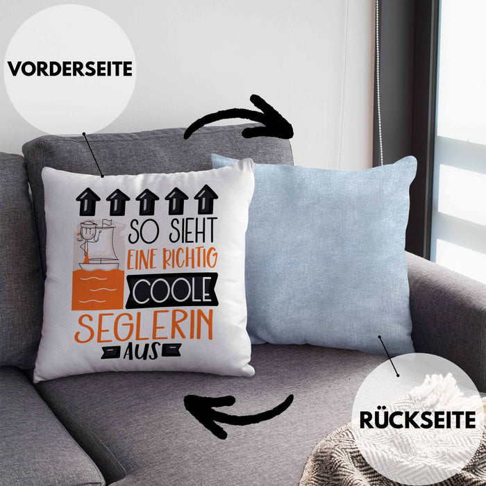 Seglerin Geschenk Kissen mit Füllung 40x40 Lustig Geschenkidee für Seglerin Geburtstag So Sieht Eine Richtig Coole Seglerin Aus Frauen Spruch (Grau) Blau Trendation