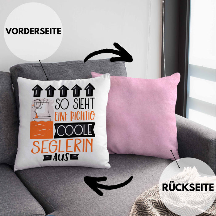 Seglerin Geschenk Kissen mit Füllung 40x40 Lustig Geschenkidee für Seglerin Geburtstag So Sieht Eine Richtig Coole Seglerin Aus Frauen Spruch (Grau) Rosa Trendation