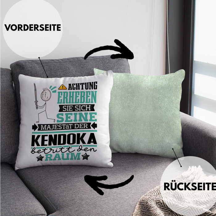 Kendoka Geschenk Kissen mit Füllung 40x40 Lustiger Spruch Erheben Sie Sich Der Kendoka Betritt den Raum (Grau) Grün Trendation