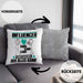 Influencer Kissen mit Füllung 40x40 Geschenk für Influencer Der Mann Der Alles Kann Geschenkidee zum Geburtstag (Grau) Grau Trendation