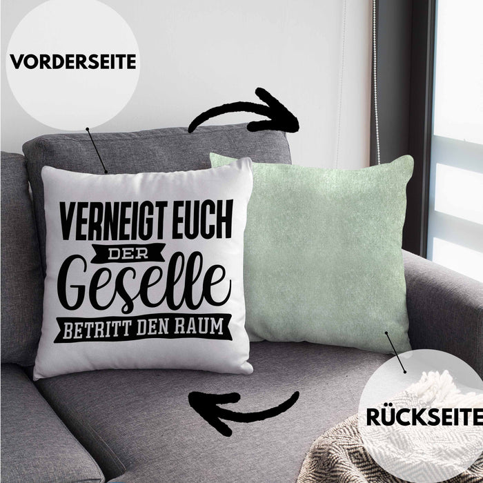 Geselle Prüfung Bestanden Kissen mit Füllung 40x40 Geschenk Verneigt Euch Der Geselle Betritt Den Raum (Grau) Grün Trendation