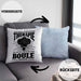 Boule Kissen mit Füllung 40x40 Geschenk Boule-Spieler Geschenkidee Spruch Ich Brauche Keine Therapie Ich Muss Nur Boule Spielen (Grau) Blau Trendation