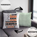 Curlingspieler Geschenk Kissen mit Füllung 40x40 Lustiger Spruch Erheben Sie Sich Der Curlingspieler Betritt den Raum (Grau) Grün Trendation