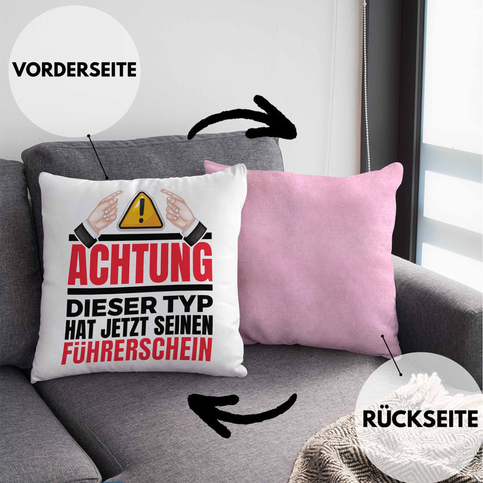 Führerschein Bestanden Geschenk Kissen mit Füllung 40x40 Bestandener Führerschein Achtung Dieser Typ Hat Jetzt Seinen Führerschein Fahrschule (Grau) Rosa Trendation