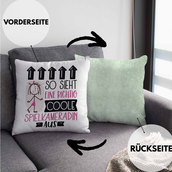 Spielkameradin Geschenk Kissen mit Füllung 40x40 Lustig Geschenkidee für Spielkameradin Geburtstag So Sieht Eine Richtig Coole Spielkameradin Aus Frauen Spruch (Grau) Grün Trendation