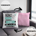 Kendoka Geschenk Lustiger Spruch für Kendoka Geschenkidee Bester Kendoka Der WeltKissen mit Füllung 40x40 (Grau) Rosa Trendation