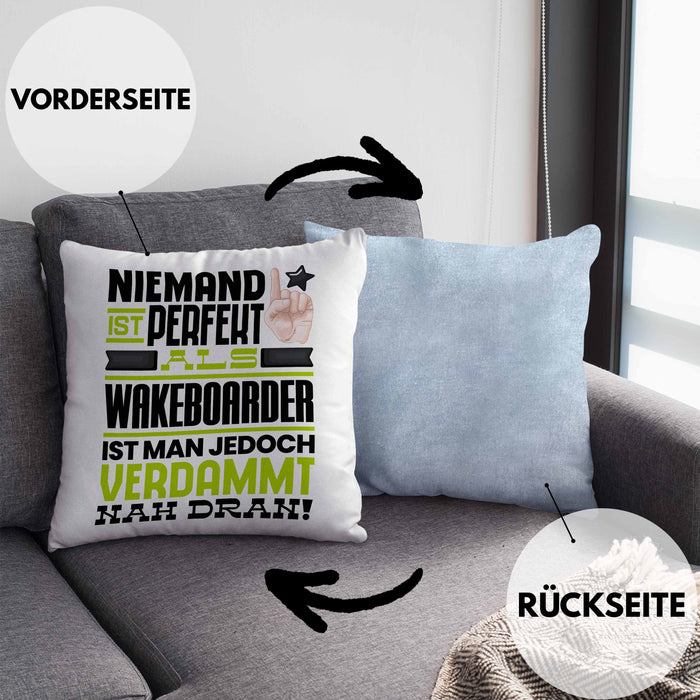 Wakeboarder Geschenk Kissen mit Füllung 40x40 Lustige Geschenkidee für Wakeboarder Geburtstag Niemand Ist Perfekt Aber Als Wakeboarder Ist Man Nah Dran (Grau) Blau Trendation