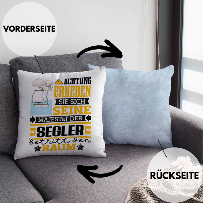 Segler Geschenk Kissen mit Füllung 40x40 Lustiger Spruch Erheben Sie Sich Der Segler Betritt den Raum (Grau) Blau Trendation