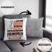 Curlingspieler Geschenk Kissen mit Füllung 40x40 Lustiger Spruch Erheben Sie Sich Der Curlingspieler Betritt den Raum (Grau) Grau Trendation