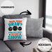 Boule Kissen mit Füllung 40x40 "Bin Ich Dran Dann Setz Dich Hin Und Genieße Die Show" Geschenk für Boule-Fans mit Spruch (Grau) Grau Trendation