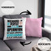 Opernfan Geschenk Kissen mit Füllung 40x40 Lustige Geschenkidee für Opernfan Geburtstag Niemand Ist Perfekt Aber Als Opernfan Ist Man Nah Dran (Grau) Rosa Trendation