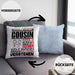 Cousin Geschenk Kaffee-Kissen mit Füllung 40x40 Geschenkidee für Cousin Ich Bin Cousin Ich Kann Es Dir Erklären Jedoch Nicht Für Dich Verstehen Spruch Lustig (Grau) Blau Trendation