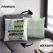 Angler Geschenk Kissen mit Füllung 40x40 Lustiger Spruch Erheben Sie Sich Der Angler Betritt den Raum (Grau) Grün Trendation