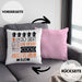 Angelfreundin Geschenk Kissen mit Füllung 40x40 Lustig Geschenkidee für Angelfreundin Geburtstag So Sieht Eine Richtig Coole Angelfreundin Aus Frauen Spruch Anglerin (Grau) Rosa Trendation
