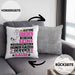 Hundegassi-Service Geschenk Kissen mit Füllung 40x40 Lustiger Spruch Erheben Sie Sich Der Hundegassi-Service Betritt den Raum (Grau) Grau Trendation