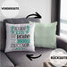 Stiefcousin Kissen mit Füllung 40x40 Geschenk So Sieht Ein RIchtig Cooler Stiefcousin Aus Geschenkidee Lustiger Spruch Geburtstag (Grau) Grün Trendation