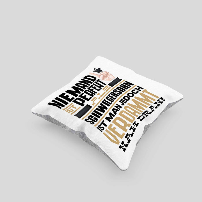 Schwiegersohn Geschenk Kissen mit Füllung 40x40 Lustige Geschenkidee für Schwiegersohn Geburtstag Niemand Ist Perfekt Aber Als Schwiegersohn Ist Man Nah Dran (Grau) Grau Trendation
