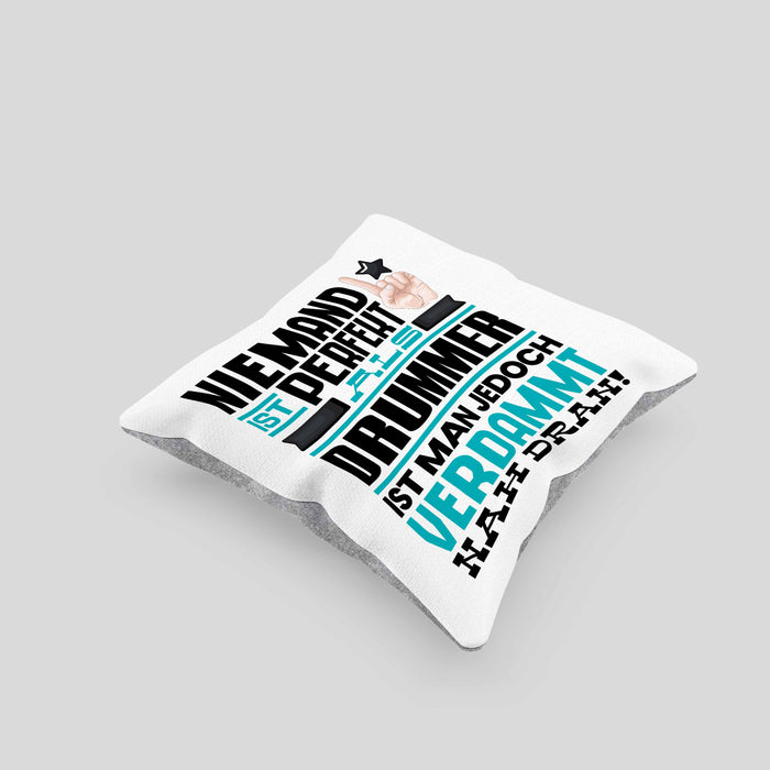 Drummer Geschenk Kissen mit Füllung 40x40 Lustige Geschenkidee für Drummer Geburtstag Niemand Ist Perfekt Aber Als Drummer Ist Man Nah Dran (Grau) Grau Trendation