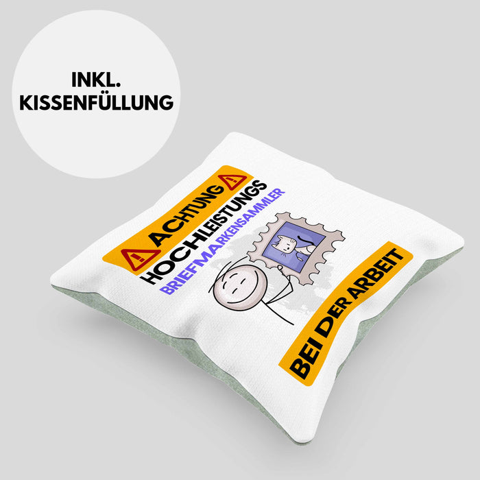 Briefmarkensammler Kissen mit Füllung 40x40 Geschenk Lustiger Spruch Geschenkidee für Briefmarkensammler Achtung Hochleistungs Briefmarkensammler Bei Der Arbeit (Grau) Grün Trendation