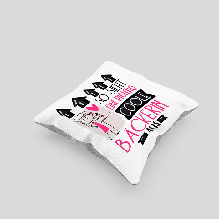 Bäckerin Geschenk Kissen mit Füllung 40x40 Lustig Geschenkidee für Bäckerin Geburtstag So Sieht Eine Richtig Coole Bäckerin Aus Frauen Spruch (Grau) Grau Trendation