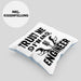 Trust Me I'm An Engineer Ingenieur Kissen mit Füllung 40x40 Geschenk Geschenkidee Sprüche Ingenieurswesen Geschenkidee Spruch (Grau) Blau Trendation