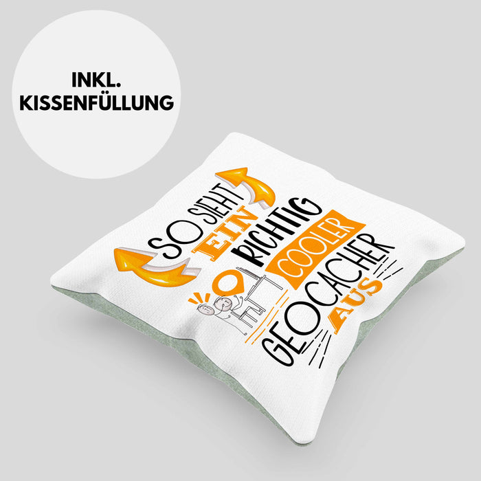 So Sieht Ein Richtig Cooler Geocacher Aus Geschenk Kissen mit Füllung 40x40 Lustiger Spruch Geschenkidee (Grau) Grün Trendation