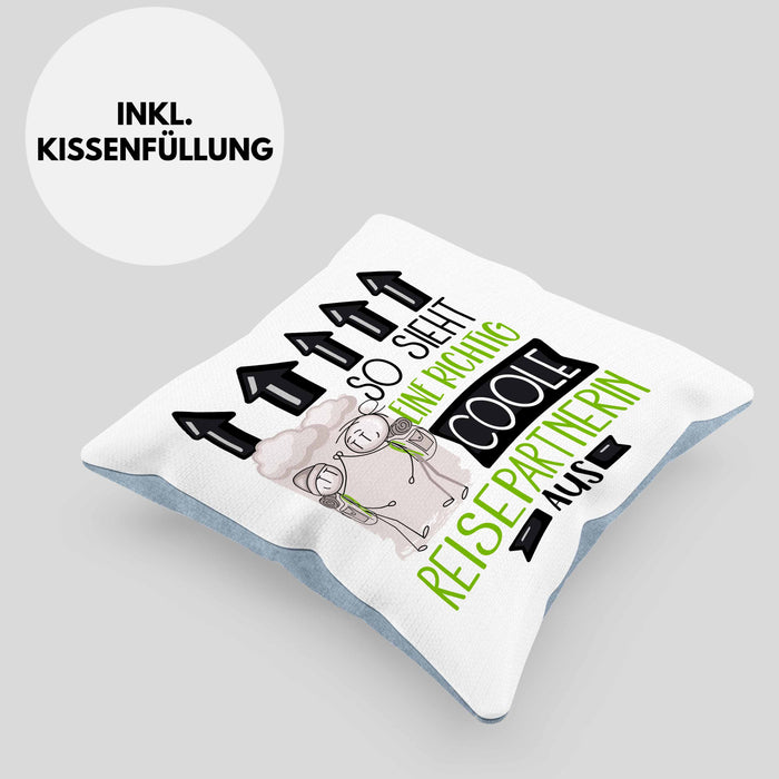 Reisepartnerin Geschenk Kissen mit Füllung 40x40 Lustig Geschenkidee für Reisepartnerin Geburtstag So Sieht Eine Richtig Coole Reisepartnerin Aus Frauen Spruch (Grau) Blau Trendation