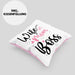 Wife Mom Boss Kissen mit Füllung 40x40 Geschenk Mutter Mama zum Muttertag Muttertagsgeschenk (Grau) Rosa Trendation
