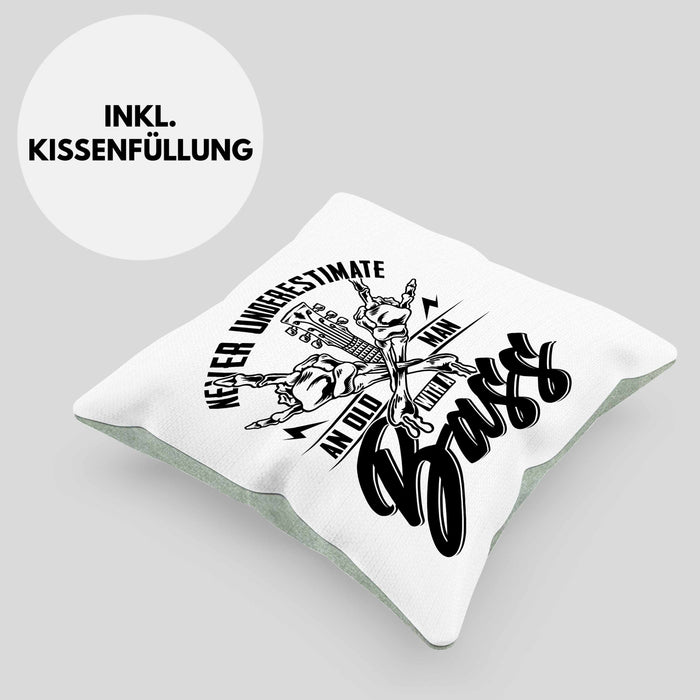 Bassist Kissen mit Füllung 40x40 Geschenk Bass-Spieler Geschenkidee Never Underestimate An Old Man With A Bass (Grau) Grün Trendation