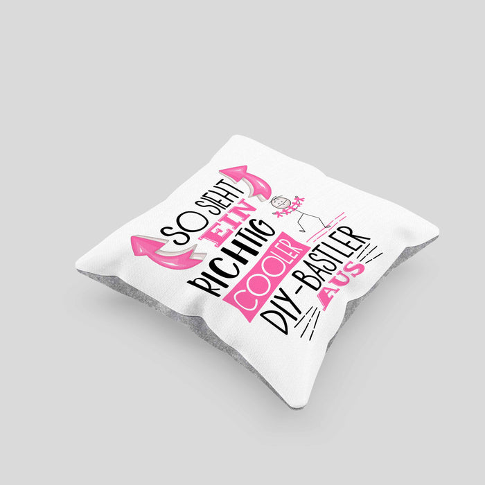 So Sieht Ein Richtig Cooler DIY-Bastler Aus Geschenk Kissen mit Füllung 40x40 Lustiger Spruch Geschenkidee (Grau) Grau Trendation