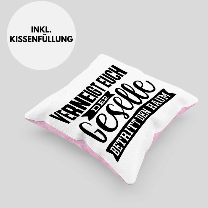 Geselle Prüfung Bestanden Kissen mit Füllung 40x40 Geschenk Verneigt Euch Der Geselle Betritt Den Raum (Grau) Rosa Trendation