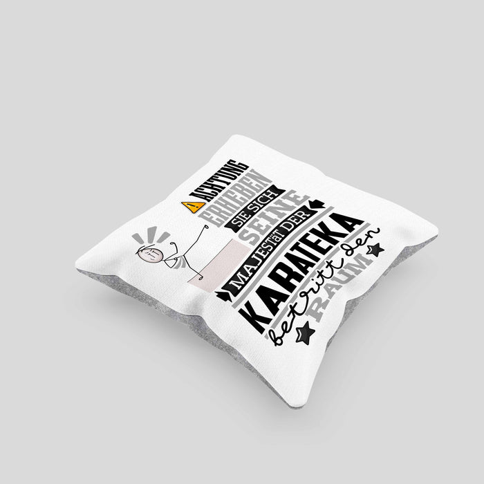 Karateka Geschenk Kissen mit Füllung 40x40 Lustiger Spruch Erheben Sie Sich Der Karateka Betritt den Raum (Grau) Grau Trendation