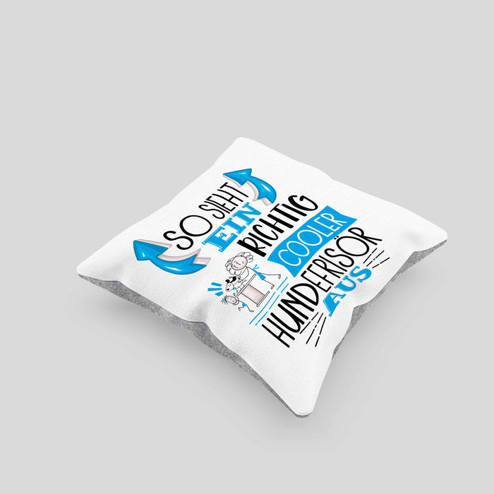 So Sieht Ein Richtig Cooler Hundefrisör Aus Kissen mit Füllung 40x40 Geschenk für Hundefriseur Geschenkidee Spruch (Grau) Grau Trendation