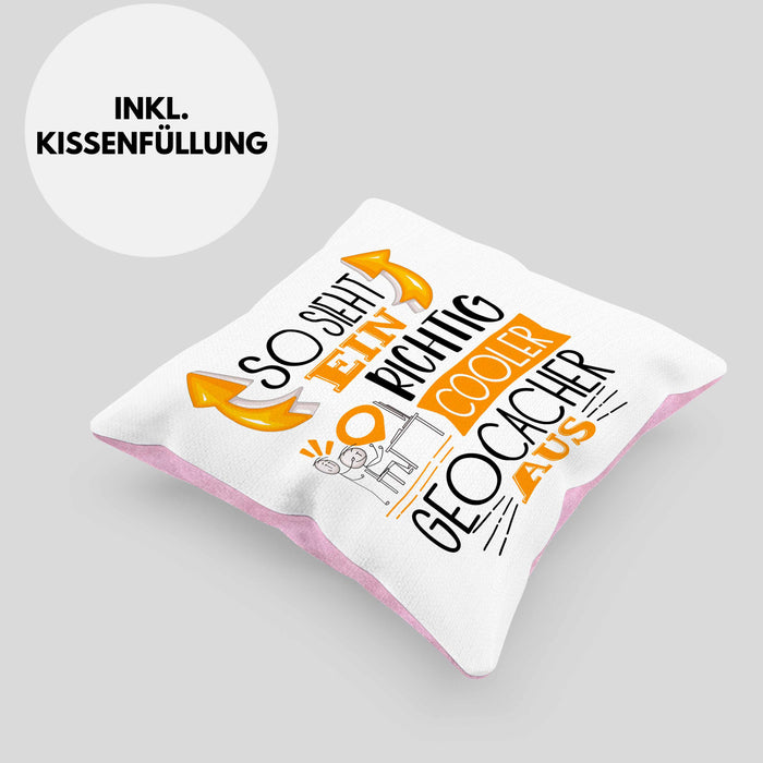 So Sieht Ein Richtig Cooler Geocacher Aus Geschenk Kissen mit Füllung 40x40 Lustiger Spruch Geschenkidee (Grau) Rosa Trendation