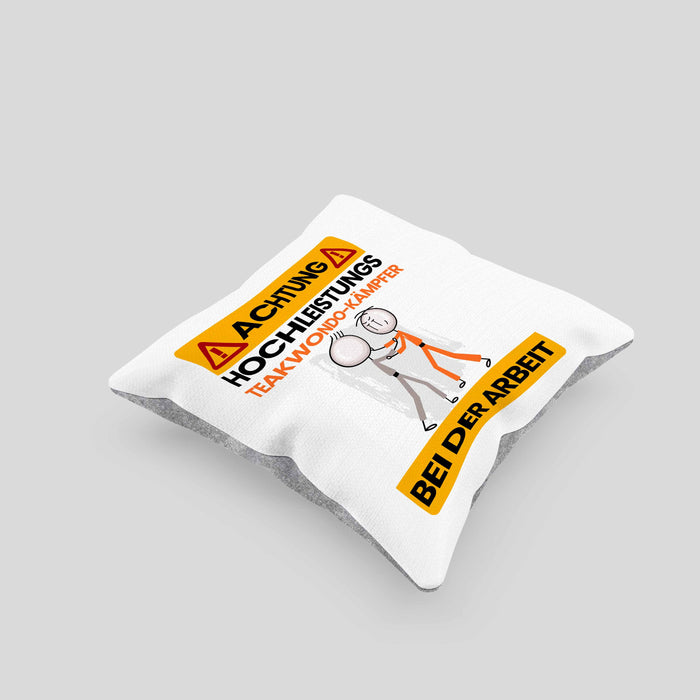 Taekwondo-Kämpfer Kissen mit Füllung 40x40 Geschenk Lustiger Spruch Geschenkidee für Taekwondo-Kämpfer Achtung Hochleistungs Taekwondo-Kämpfer Bei Der Arbeit (Grau) Grau Trendation