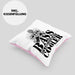 Bassist Kissen mit Füllung 40x40 Geschenk Bass-Spieler Geschenkidee Bass It's Like Guitar But Cooler (Grau) Rosa Trendation