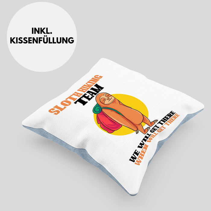 Sloth Hiking Team Kissen mit Füllung 40x40 Geschenk Lustiger Spruch Wander Berge We Will Get There When We Get There Geschenkidee Geburtstag (Grau) Blau Trendation